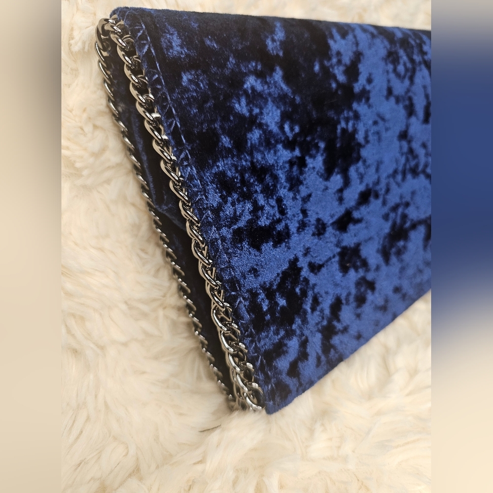 NWOT Blue Velvet Chealsea 28 Clutch - Picture 10 of 12